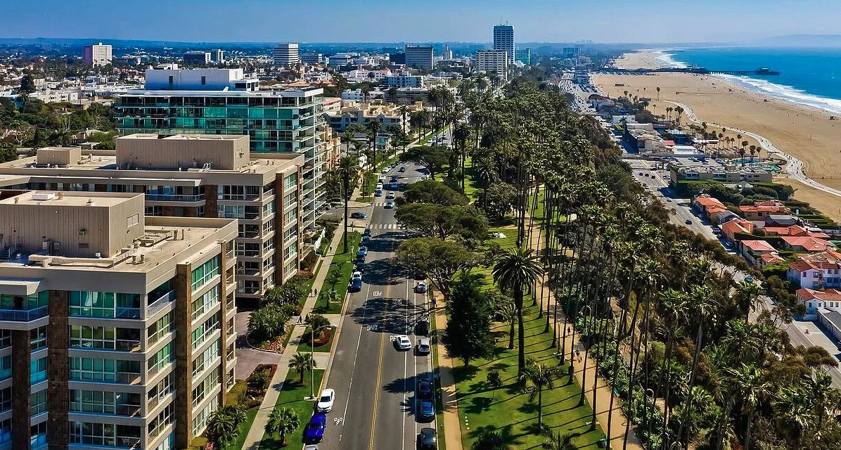 515 Ocean Avenue: Ocean Avenue and Palisades Park from above, original unaltered photo