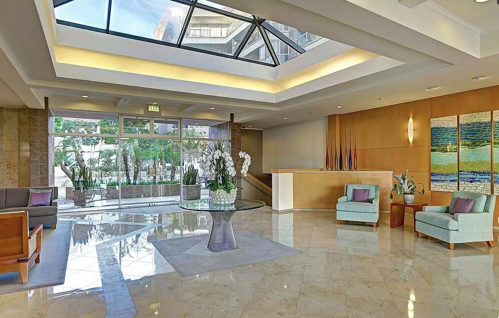 515 Ocean Avenue: the Park Plaza lobby, original unaltered photo